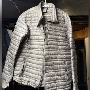Patagonia Men's Light Gray/Silver Puffer Jacket